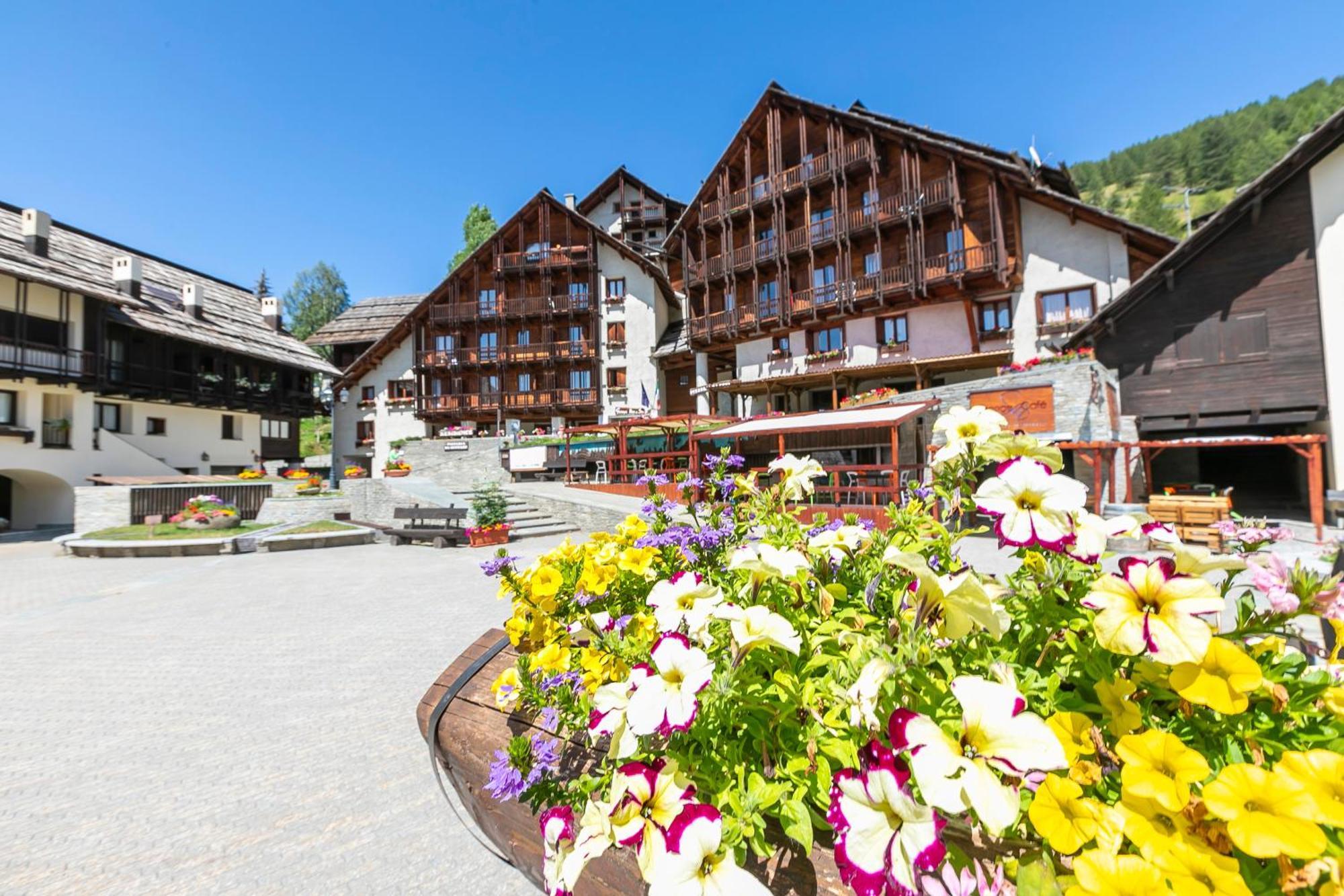 Grange Hike & Ski Sestriere Apartments Exterior photo